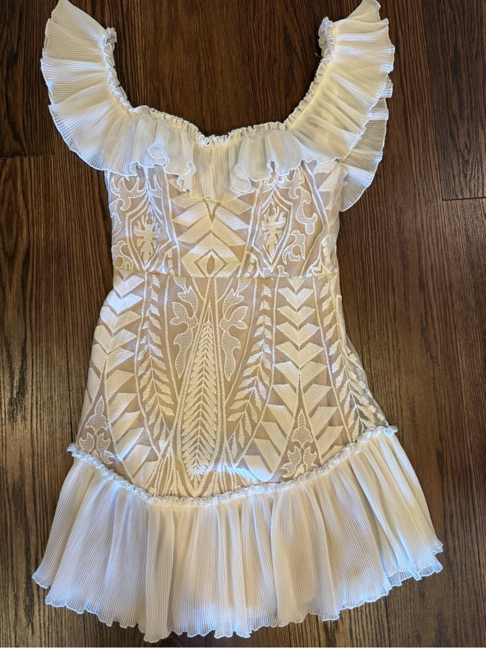 NWT Ruffle Sleeve Dress - Picture 3 of 8